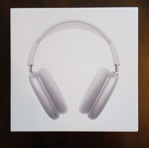 Airpods Max With Smart Charger - Silver - Opened Box (New)